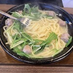 本格石焼き生パスタのお店 motti-pasta - 極粗挽きサルシッチャと水菜の柚子胡椒バター