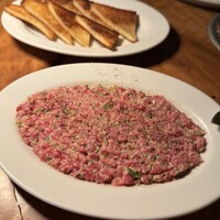 カルネジーオ イースト - 