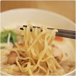 鶏白湯そば 燠 - ムチプリな麺