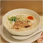 鶏白湯そば 燠 - 料理写真:鶏白湯 990円