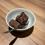 晴れる屋 - 生チョコレートアイス　(税込638円)