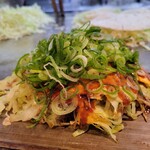 お好み焼みっちゃん総本店 - ネギかけ肉玉子そばなし。