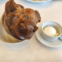 トラットリア グランボッカ - ポップオーバーとバター