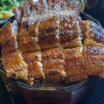 昼だけうなぎ屋 - ふんわりと焼き上げられたうなぎ。