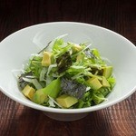 金の蔵Jr. - アボカドのさっぱりグリーンサラダ