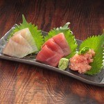 吉今ダイニング - マグロのお刺身3種盛り