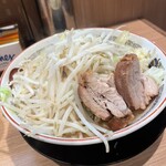 ラーメン 豚山 名古屋太閤口店 - ラーメンの肉２枚乗せ