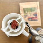 カフェモン - マトゥームは、ミカン科の「ベルノキ」という植物の果実で、タイではお茶（マトゥーム茶）として親しまれています。整腸作用やむくみ解消などの健康・美容効果があるんだそう♪