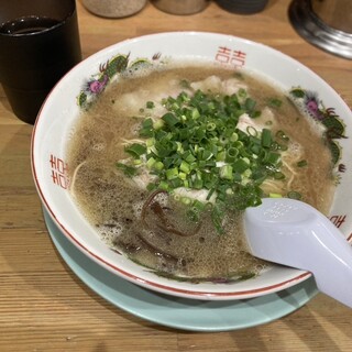 口コミ一覧 : しぇからしか 梅田店 - 東梅田/ラーメン [食べログ]