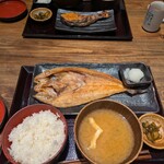 炉端焼き 和めし処 しんぱち食堂 - 