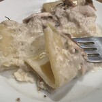 下北沢 肉バル Bon - 大きいパスタが入ってます。