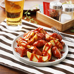 神戸クックワールドビュッフェ - 『カリーヴルスト』
ドイツの屋台料理♪ソーセージにスパイス香るカレーソースをかけました。