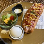 食器と喫茶 岩﨑珈琲店 - こちらはCセットプラス¥300
                                実は、このホットドッグ
                                めっちゃんこ“クオリティ”が高い
                                
                                味にうるさいおとんが感動したホットドッグ
                                かなり美味しかったみたい♡