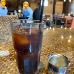 食器と喫茶 岩﨑珈琲店 - 冬でも、案外アイスコーヒー派
      ミルクつけてもらいましたが
      殆どブラックでいただきました♪
