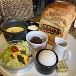 食器と喫茶 岩﨑珈琲店 - 小倉あん、たっぷりで嬉しい♡
                                このセットで　プラス¥200って“感動する⭐️”