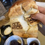 食器と喫茶 岩﨑珈琲店 - ちぎった瞬間
      ふわふわのふかふか♡