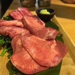 焼肉一心たん助 旦 - 