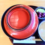 やぶ善 - 蓋付きの特別感。