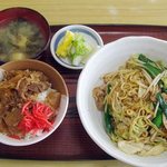 竹家食堂 - 普段は、麺類のセット注文します。値段は市場の中では高めだが味は保証できそうだ