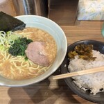 横浜ラーメン 渡来武 - 