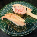 廻転とやま鮨 富山駅前店 本館 - 「紅ずわい蟹三種」979円税込み♫ 紅ずわい蟹握り、塩炙り、ばら身軍艦♫ 【富山湾の女王】♫