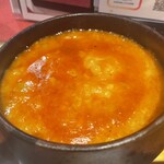 酒肴日和 アテニヨル Little China - エビのチリソース。全体に味ははっきり目、料理のポーションは少な目。料理は美味しいので飲み中心に少しつまむ感じの時に最適なお店。女性客が多かった。