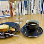 喫茶 コトナミ - 料理写真:お茶受け，コーヒーをひとつ