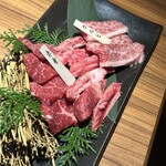 焼肉･すき焼き･しゃぶしゃぶ萬野屋別邸 - 焼肉　赤身、カルビ