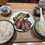 牛たん炭焼き 利久 仙台駅店 - 