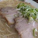 白龍ラーメン - チャーシューももちろん旨い