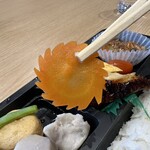 喫茶 茶々 - 【2025.12.1(月)】日替弁当のニンジン