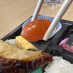 喫茶 茶々 - 【2025.12.1(月)】日替弁当のミニトマト