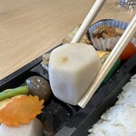 喫茶 茶々 - 【2025.12.1(月)】日替弁当の煮物