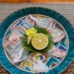 金澤 かが美 - クエのお刺身　塩でいただきます。