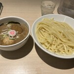 東京アンダーグラウンドラーメン 頑者 - 
