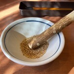 とん兵衛 - 胡麻