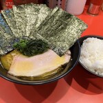 横浜家系総本山 吉村家直系店 ラーメン内田家 - 