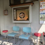 こまどり - 待合所