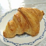 旭ベーカリー - 料理写真:クロワッサン280円（税込）