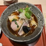 麦と麺助 - 指宿産本枯節の2段仕込み醤油そば
