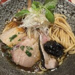 麦と麺助 - ブラックペースト（加藤ブラック）