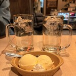 屋台酒場バッテン - バニラアイスとお水