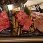 焼肉酒場 牛膳 - 盛り合わせの【厚切り牛タン】【牛膳ロース】【山形豚ロース】