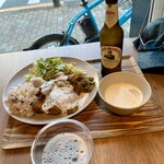 REALTA - タンドリーのプレートとモレッティ