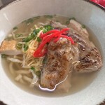 みなと食堂 - 鰹塩そばの小さい＋ソーキ