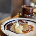 カフェ・ハクタ - 【期間限定】 『栗のプディング フルーツ添え¥650』 『omon blend¥650』
