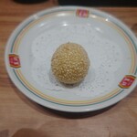 餃子の王将 - ゴマ団子1個