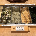 稲庭うどんとめし 金子半之助 コレド室町店 - 各卓に常備