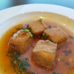 富錦樹台菜香檳 原宿クエスト店 - 台湾風揚げ豆腐。餡掛けがエビの風味で、豆腐も黄みがかった卵豆腐？なのかな？好みの味♪