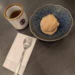 杵屋 - 注文：　渋皮栗アイス---税込200円　➡　秋の訪れを感じる栗～渋皮栗を使用し上品な味わいに仕上げられました◎　